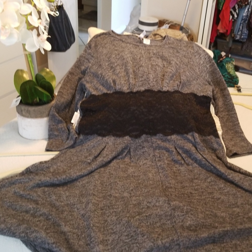 Sweater Dress With The Waist In Lace.